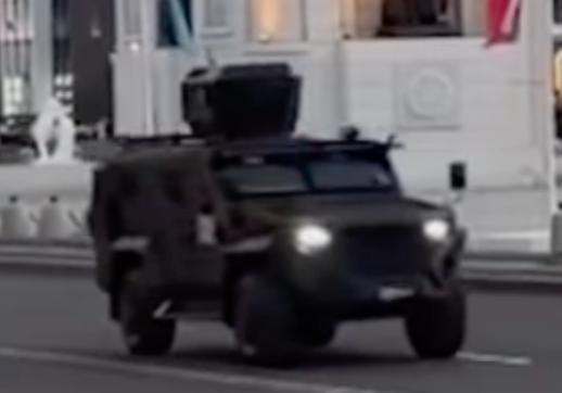 Putin arrives for talks with ally backed by heavily armed convoy: Footage