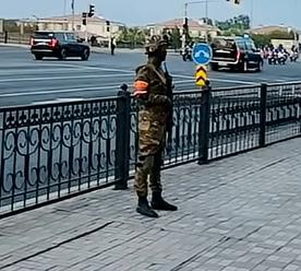 Putin arrives for talks with ally backed by heavily armed convoy: Footage