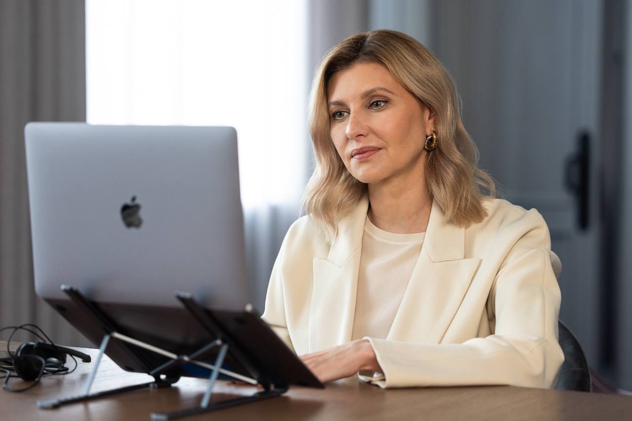 30 лучших образов Елены Зеленской за 2023 год