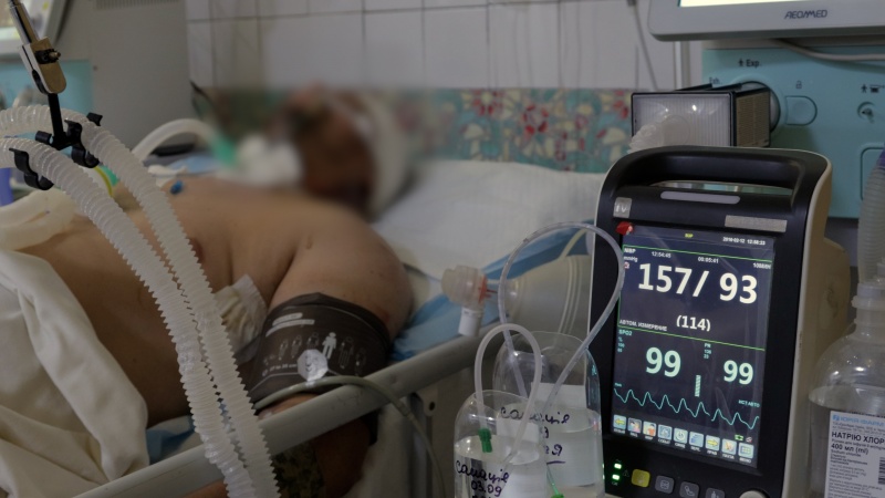 Бесконечная смена. Один день с медиками больницы Мечникова, где ежедневно спасают военных