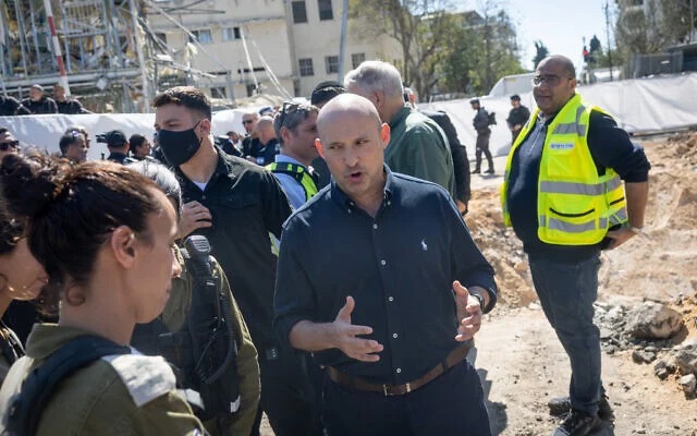 Iran attacks near Jerusalem: Ballistic missile hits shelter, fatalities reported