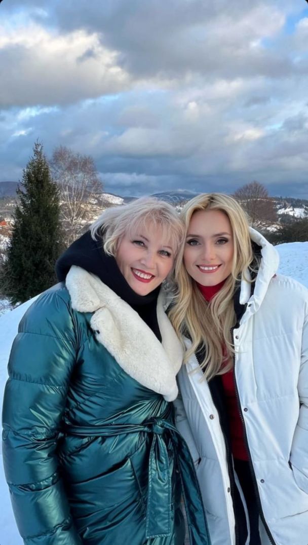 Как сестры-близнецы: Ирина Федишин ошеломила невероятной схожестью с мамой (фото)