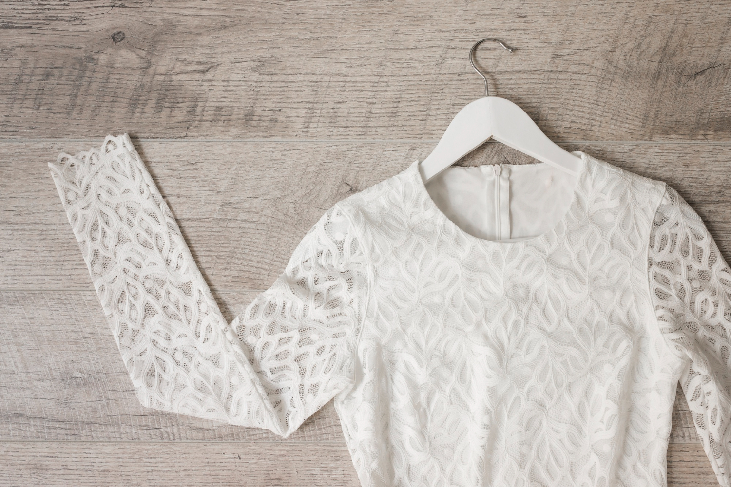 Stylist tells how to wear and care for white clothes in spring