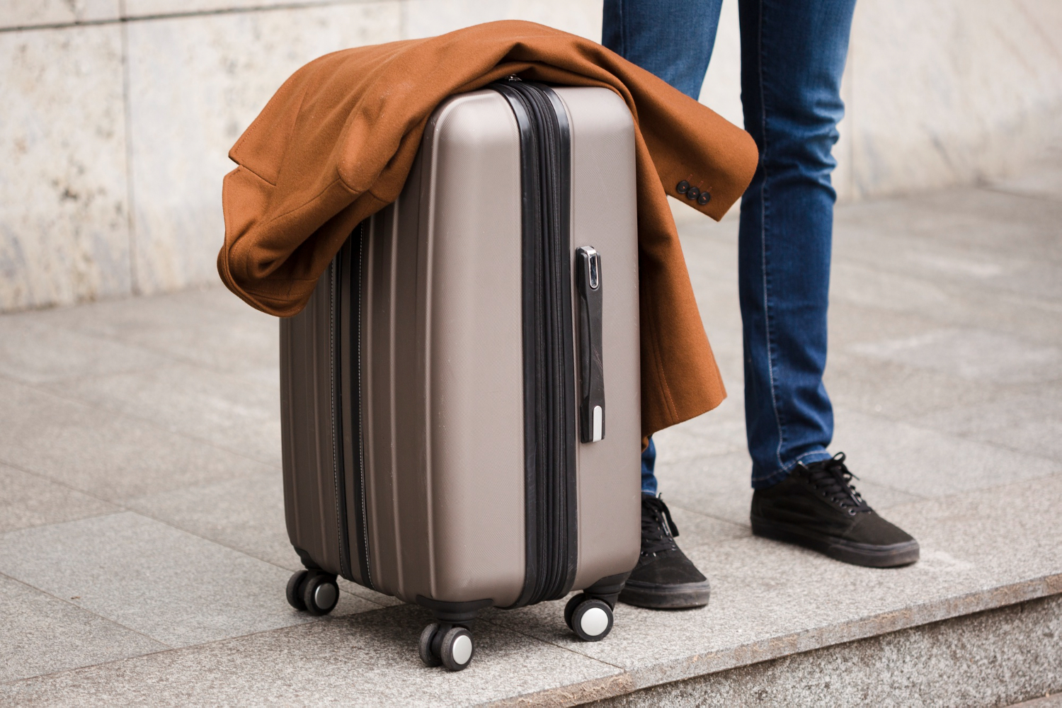 Why suitcases should be cleaned after traveling and how to do it