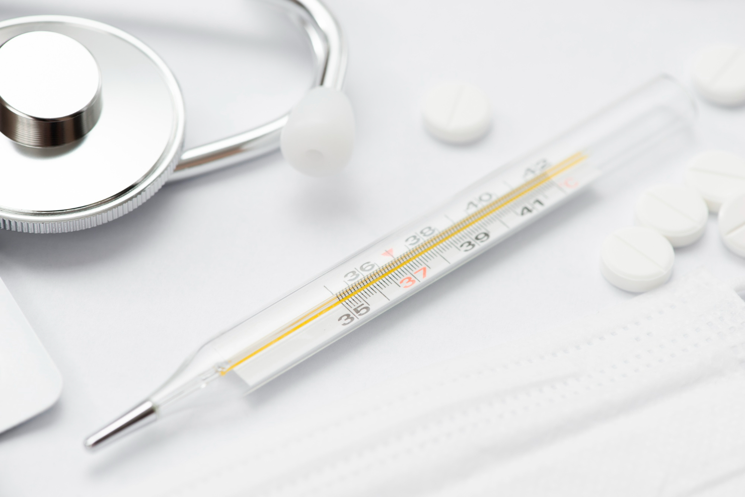 Скрытая опасность в домашней аптечке. Почему в Украине не продают ртутные градусники