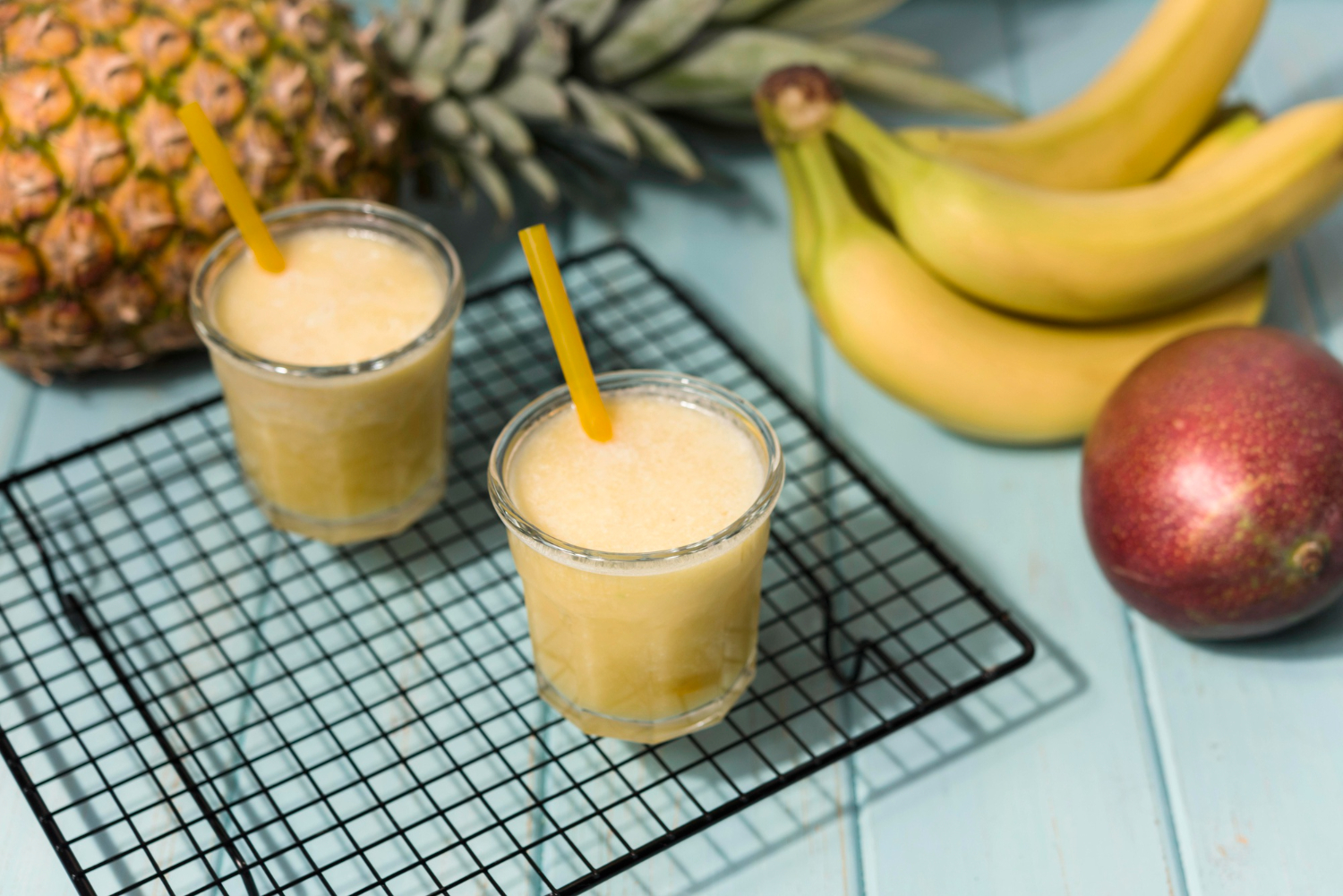 Лимонады, смузи и мохито: 5 рецептов прохладительных напитков для жаркого лета