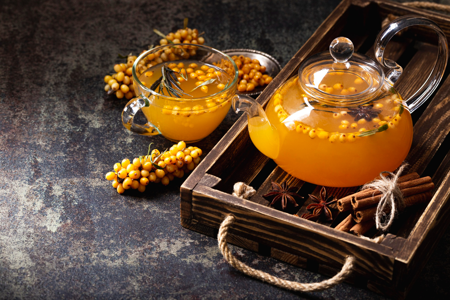 Согреет зимой: как сделать натуральный чай из облепихи и апельсинов