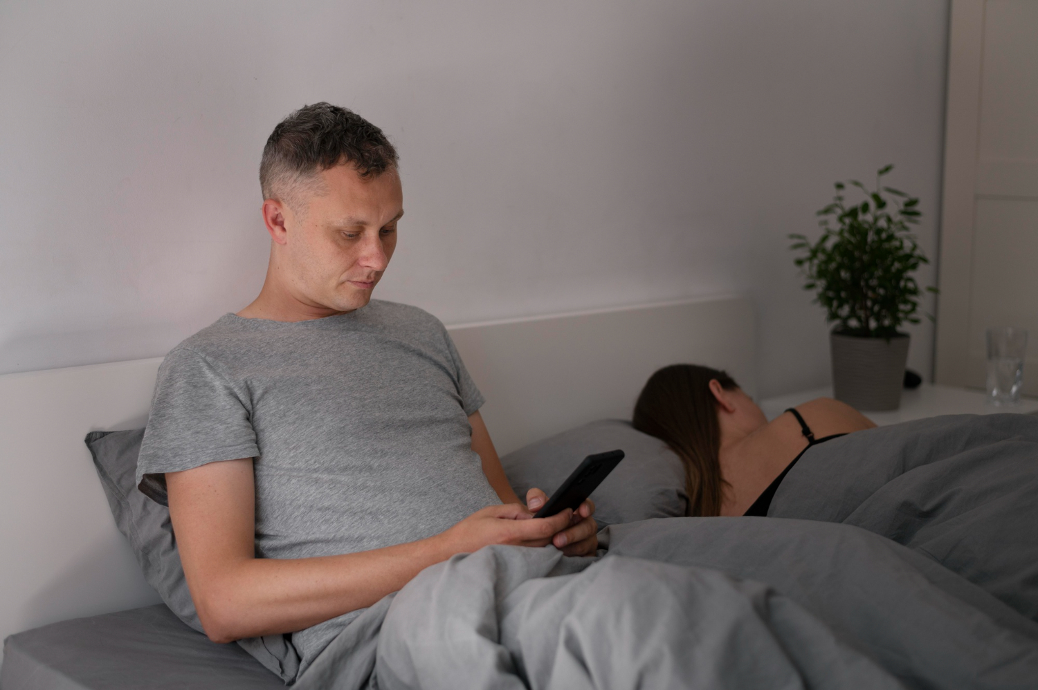 Психолог сказав, чому люди зраджують одне одному: причини і приводи (відео)