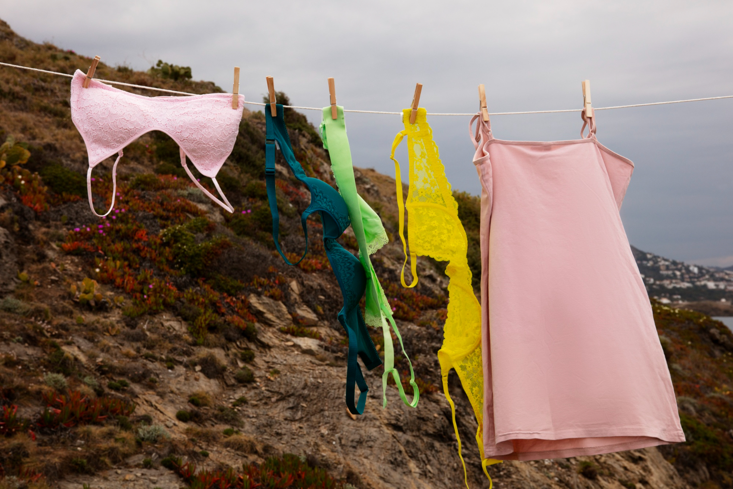 Секрети ідеального догляду за бюстгальтером, щоб він був як новенький і тримав форму