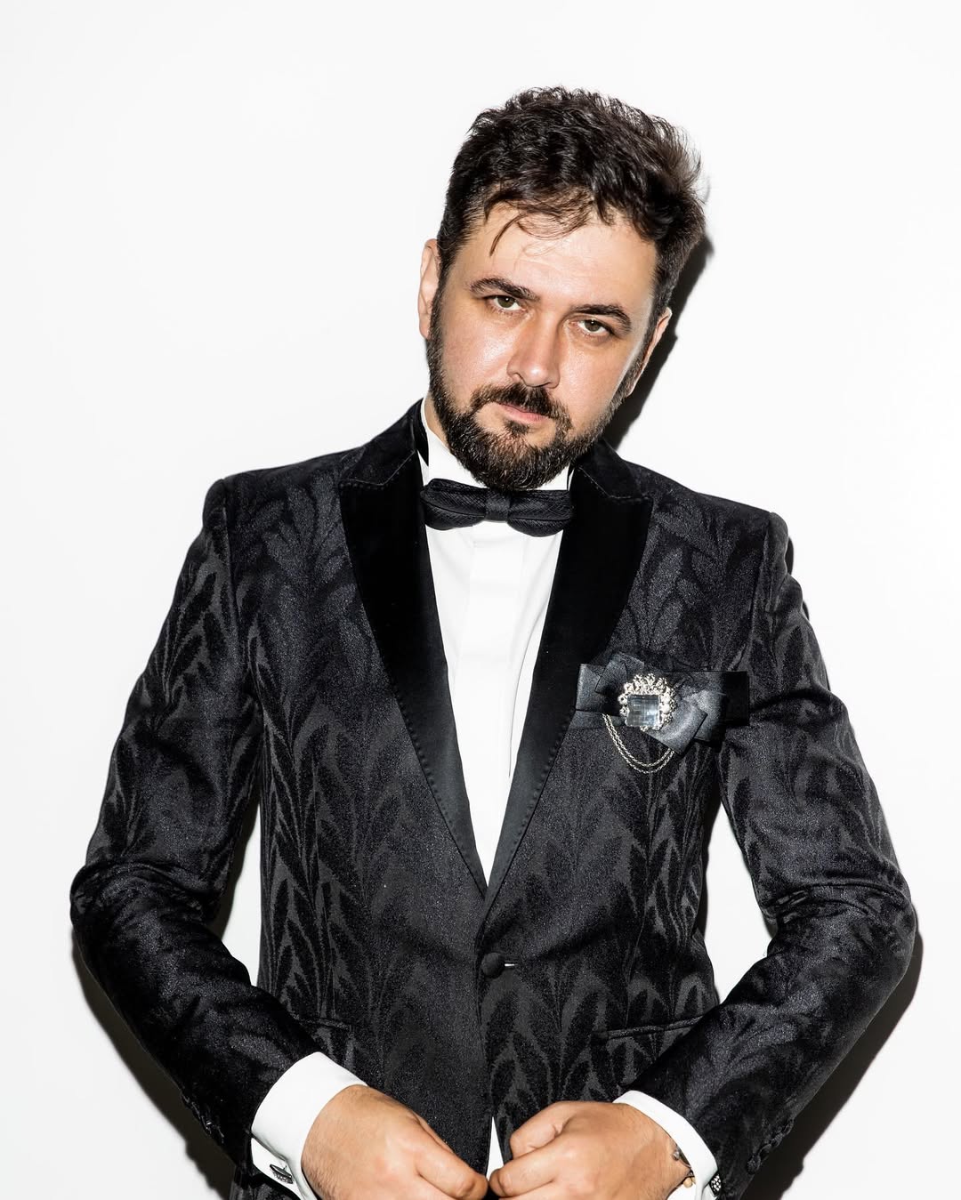 "Біда". У ведучого "Холостяка" згорів будинок (відео)