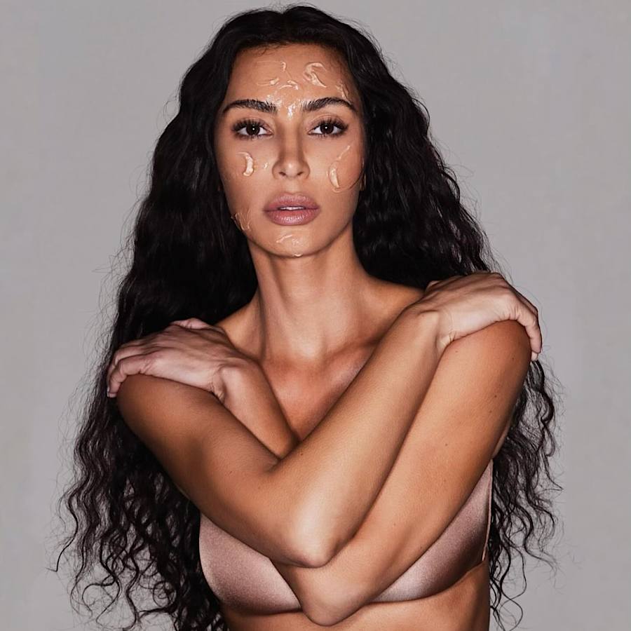 42-летняя Ким Кардашьян рассказала, что добавляет в крем для сохранения молодости кожи