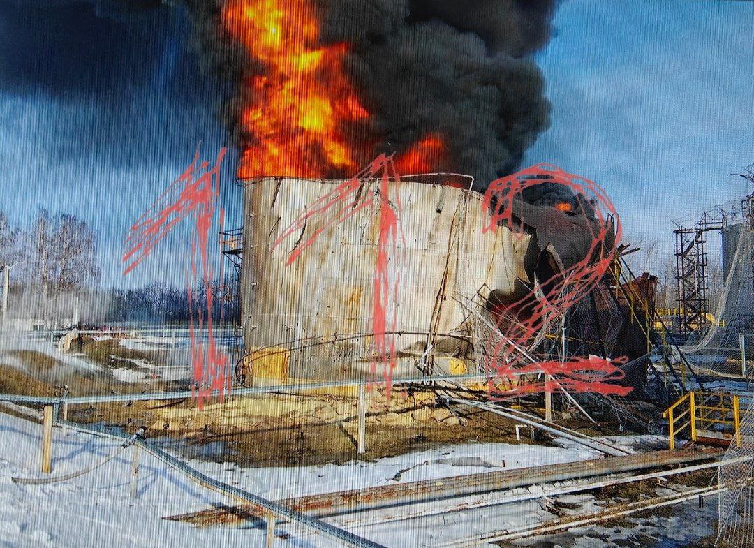 Взрывы в Белгородской области: горит нефтебаза