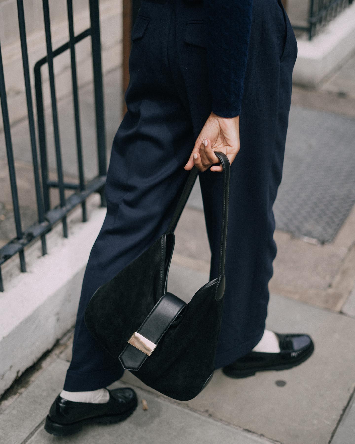 Лофери зі шкарпетками - тренд сезону: як стилізувати модне взуття восени