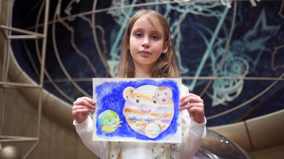 Малюнок 8-річної українки нанесуть на ракету і відправлять у космос: як він виглядає