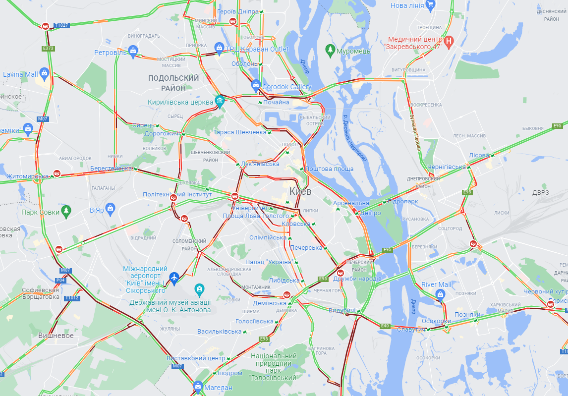 Київ перед вихідними скували затори: на яких вулицях ускладнено рух