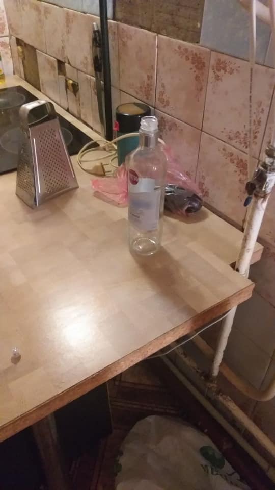 Оставила ребенка голодным на два дня: в Чугуеве &quot;копы&quot; спасли 2-летнего мальчика от матери-пьяницы