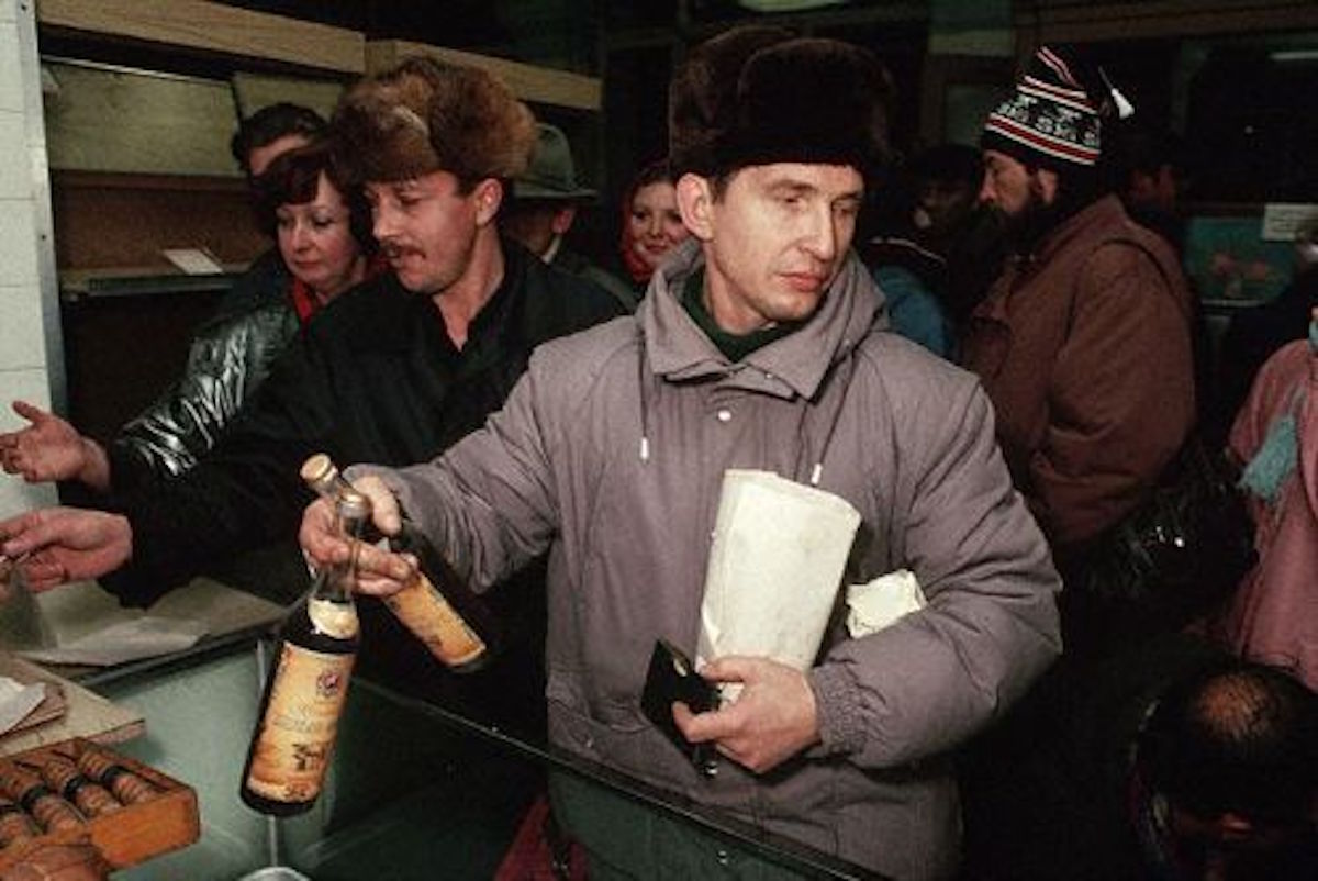 Фото магазинів в СРСР, на яких показана сувора правда. Спливли заборонені кадри