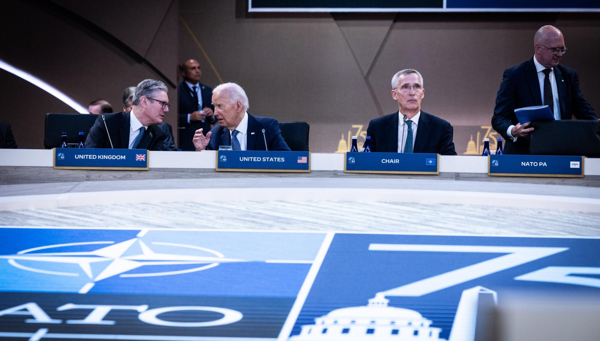 Без приглашения, но c ПВО и F-16. Чем для Украины завершился саммит НАТО