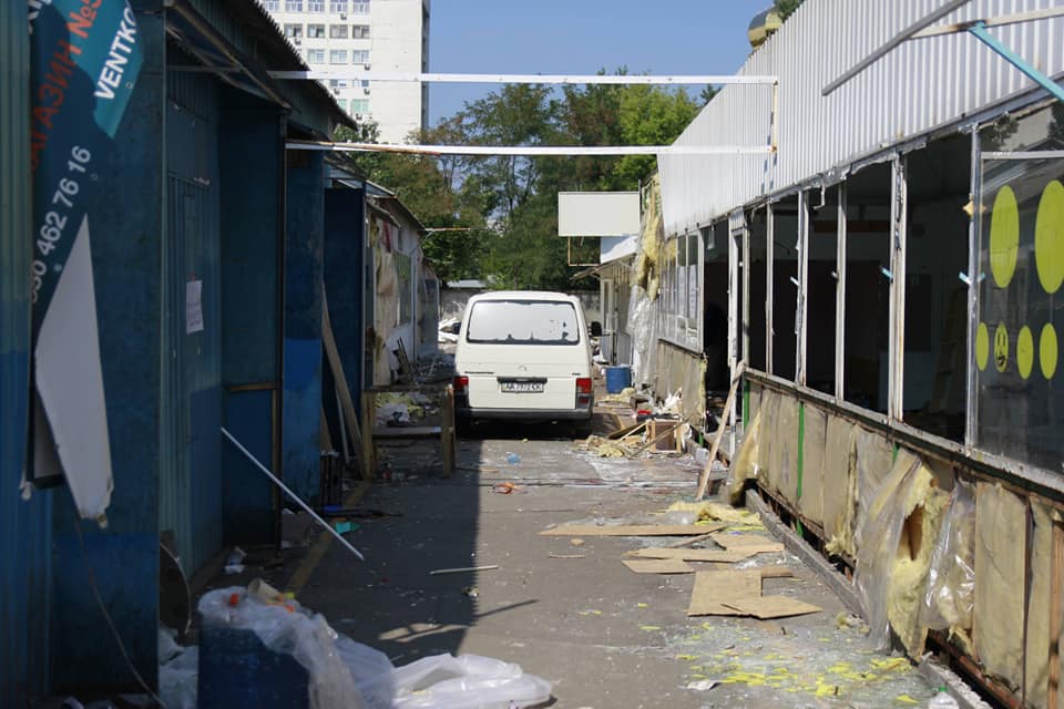 У Києві повністю &quot;зачистили&quot; ринок &quot;Юність&quot;: пішла епоха (фото)