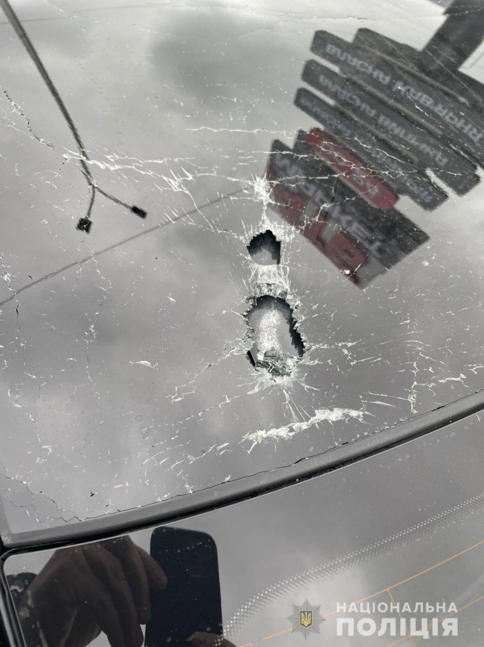 Появились фото и видео обстрелянного авто Шефира: новые подробности покушения