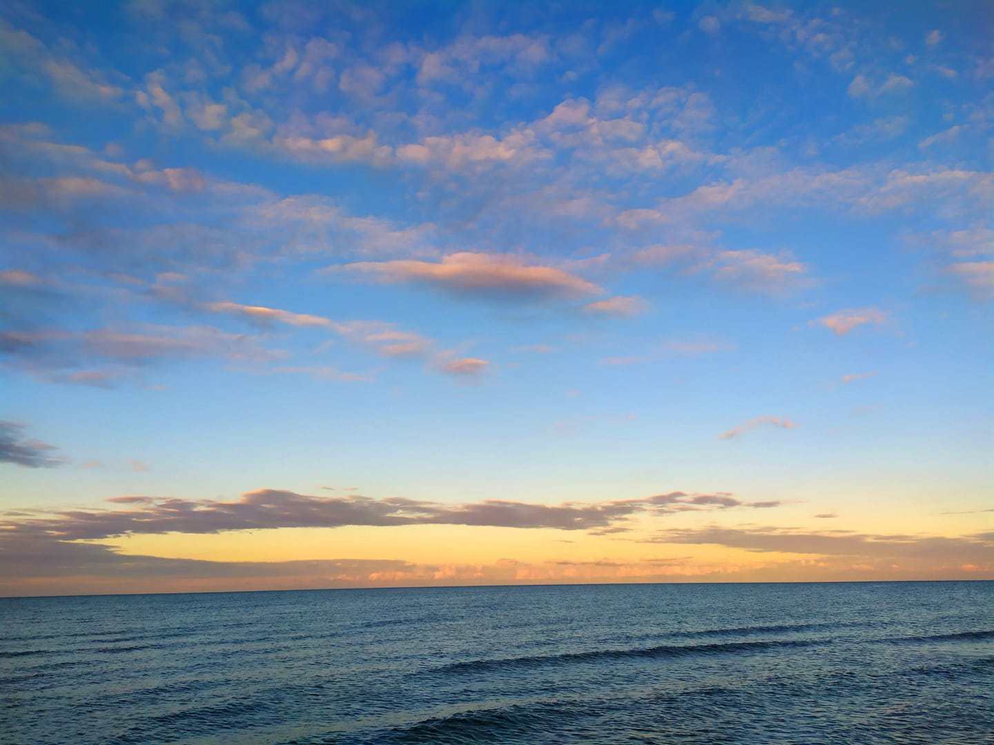 Тепла вода в будь-який сезон. Де на Азовському морі шукати цілорічні курорти для комфортного відпочинку