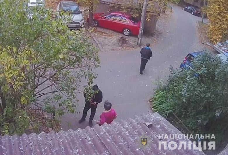 &quot;Врач&quot; обманул бабушку на огромные деньги: как работает схема