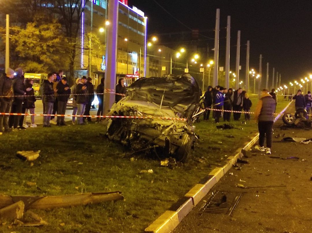 Винуватець ДТП у Харкові відмовляється говорити, а його батько посилає в жо*у журналістів: нові деталі