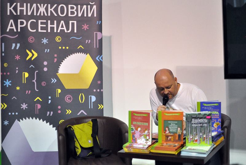 Умер известный украинский детский писатель Юрий Никитинский