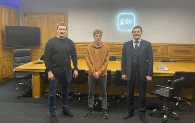 Творця фейкової &quot;Дії&quot; взяли на роботу в Мінцифри: чим займається 21-річний &quot;хакер&quot;