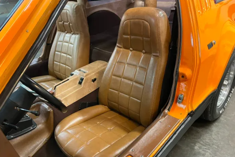 Незвичайний раритет: на продаж виставили рідкісний спорткар 70-х (фото)