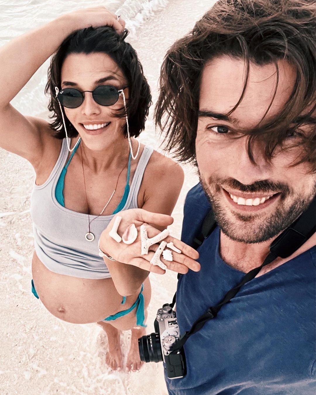 Экс-ведущие &quot;Орла и решки&quot; ждут ребенка: пара показала фото и видео своего счастья