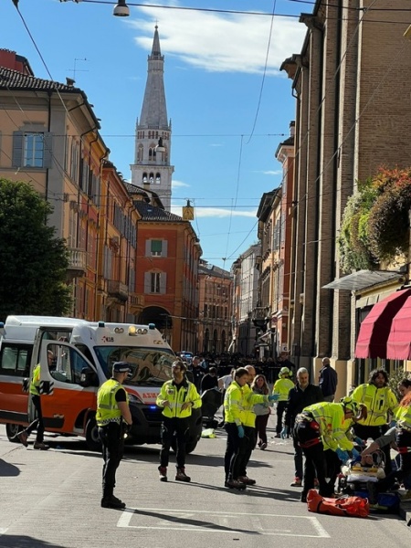 Driver crashes into crowd in Italy, then attacks bystanders with knife