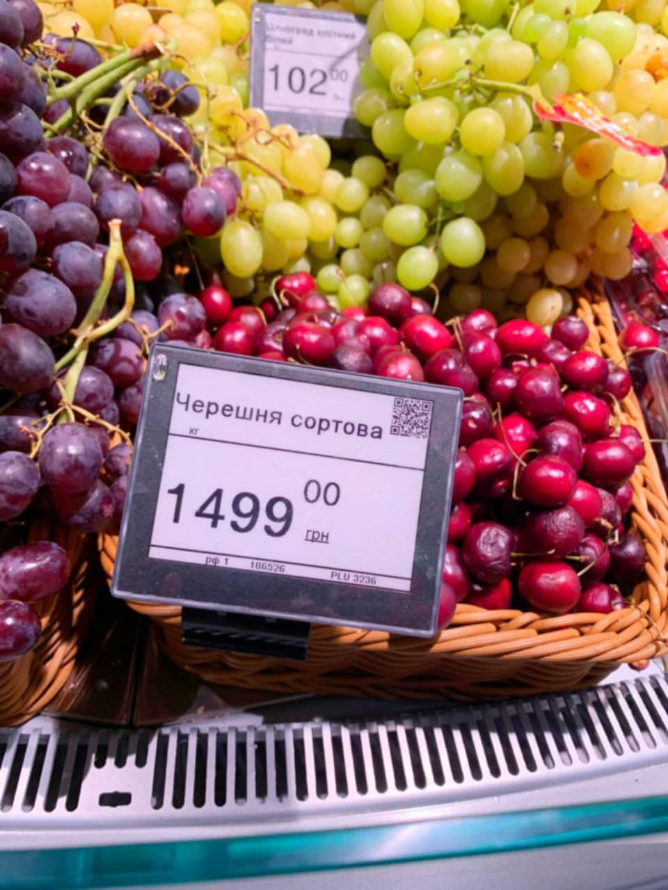 Черешня по 2500 грн/кг - не "зарада". Чому не треба панікувати через дорогі ягоди у супермаркетах