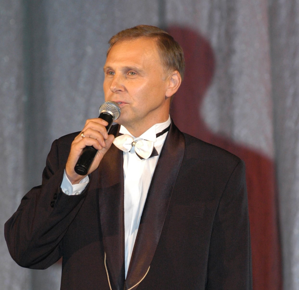 Как сейчас выглядит Ирина Шинкарук - дочь знаменитого композитора и барда Владимира Шинкарука (фото)