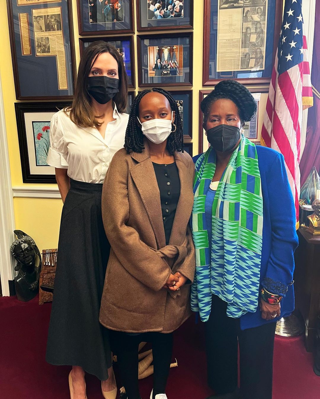 Від спокусливої кішечки до ікони стилю: як змінювався імідж Анджеліни Джолі з роками