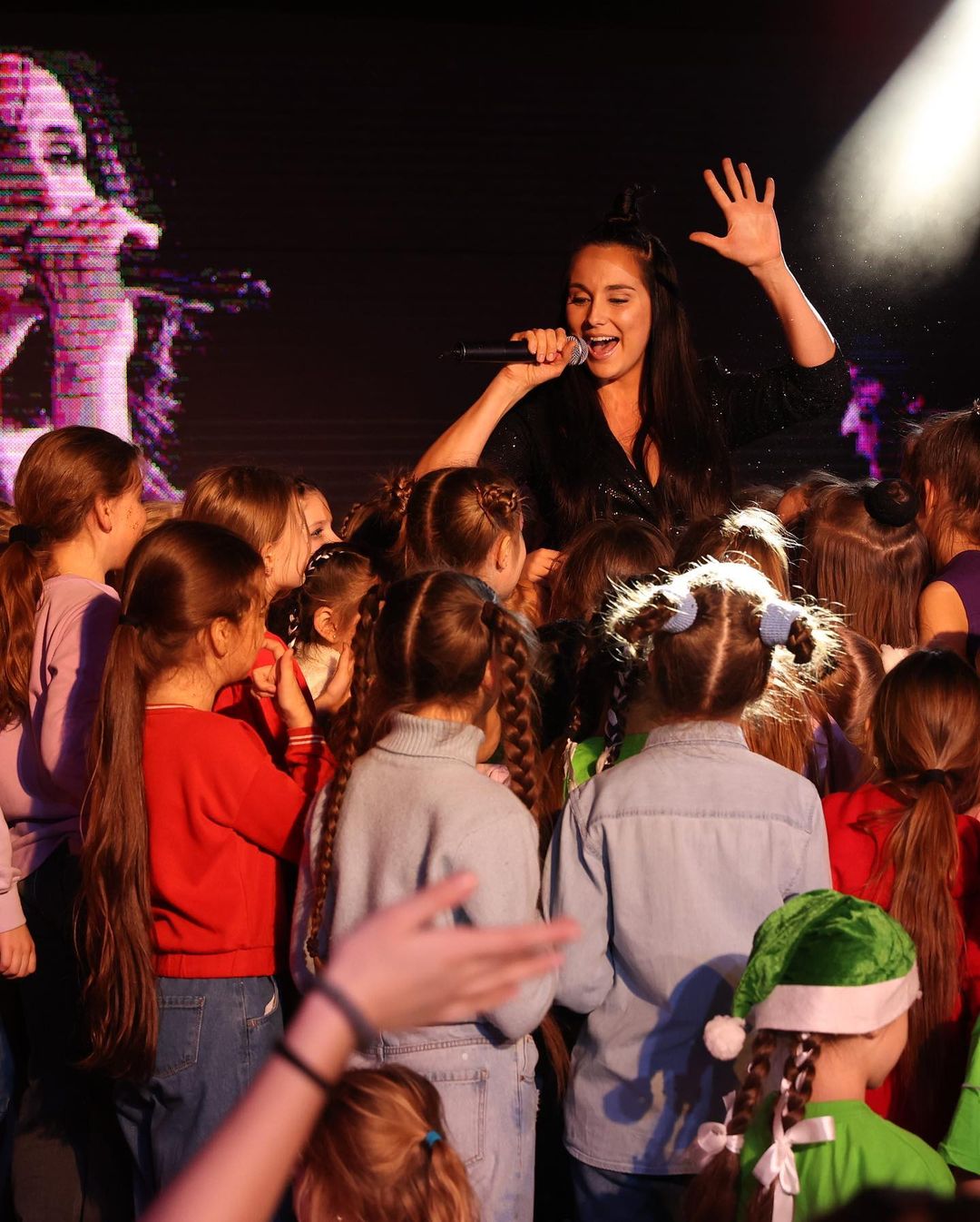 Як зараз виглядає та чим займається Юлія Руднєва - переможниця "Фабрики зірок-4" (фото)