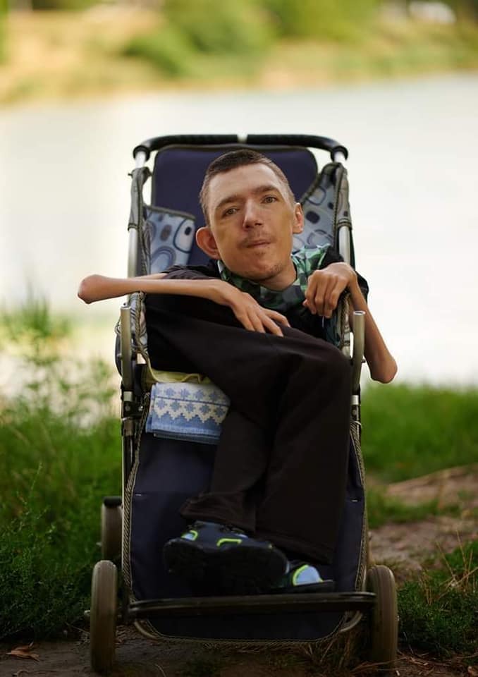 Умер волонтер Антон Дубишин, которого называли &quot;украинским Ником Вуйчичем&quot; (фото)