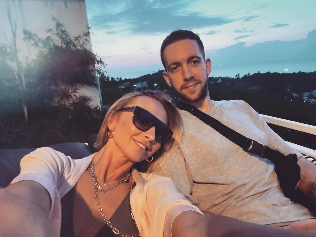 Звезда &quot;Женского квартала&quot; выходит замуж за иностранца: фото с кольцом