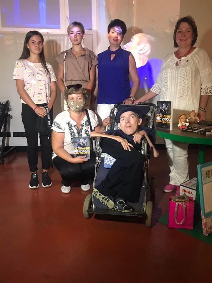 Умер волонтер Антон Дубишин, которого называли &quot;украинским Ником Вуйчичем&quot; (фото)