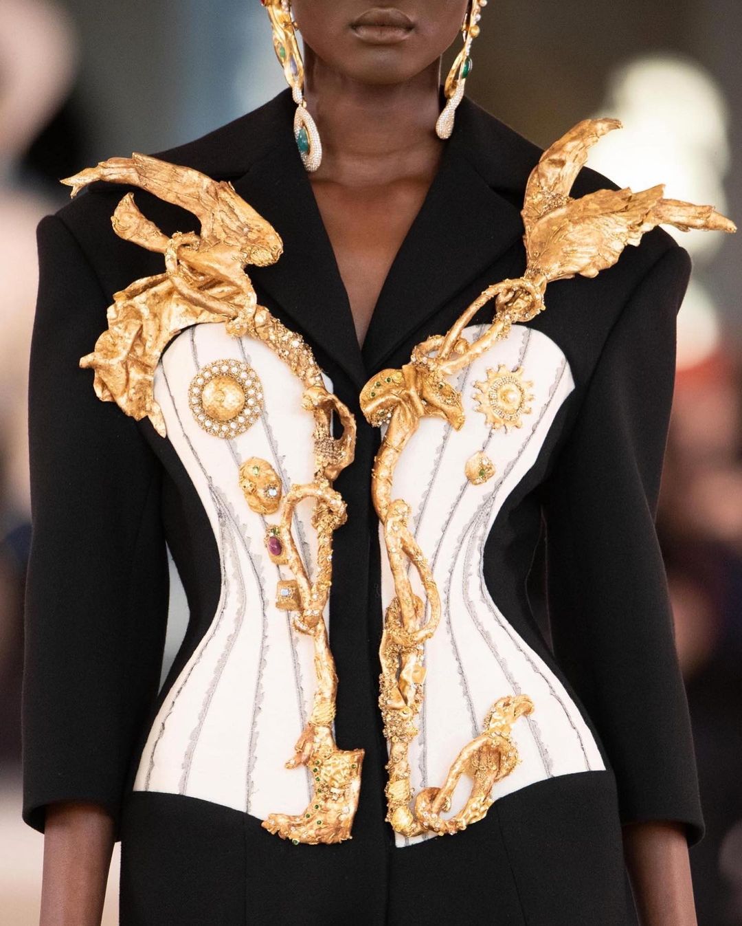 Тиждень високої моди в Парижі: як пройшли покази Schiaparelli, Dior та інших будинків