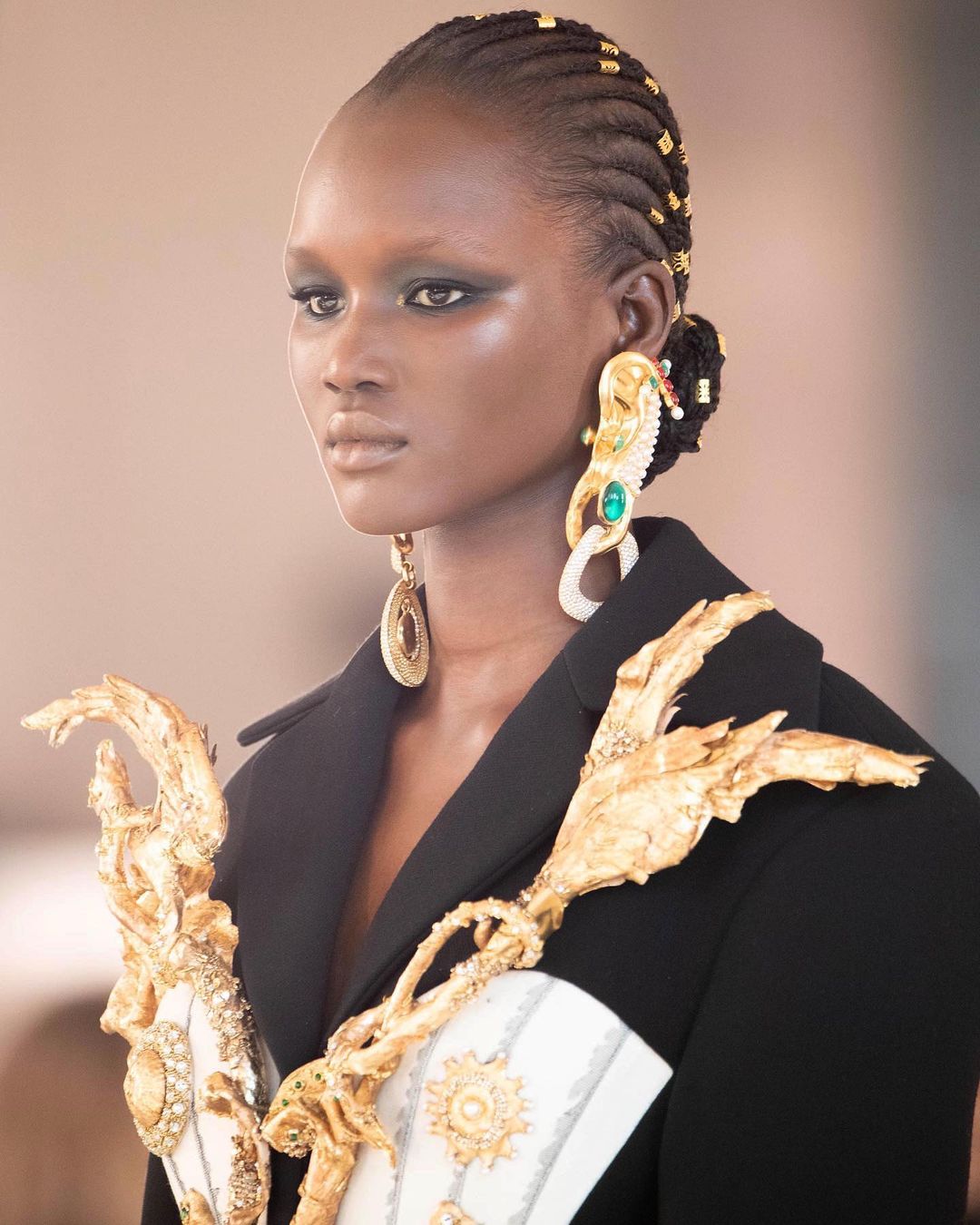 Тиждень високої моди в Парижі: як пройшли покази Schiaparelli, Dior та інших будинків