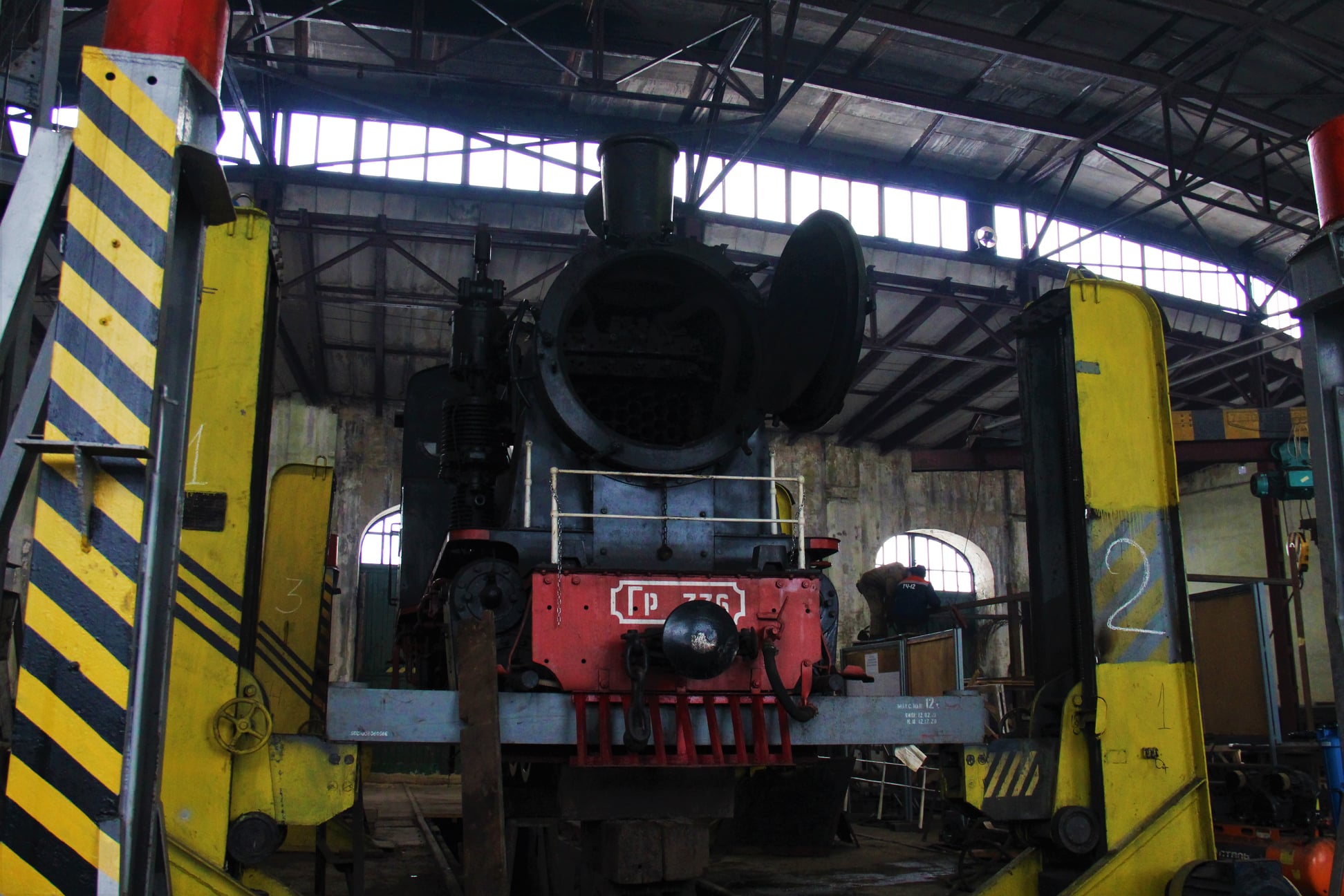 В Киеве сначала угробили уникальный паровоз, а теперь пытаются его спасти (фото)