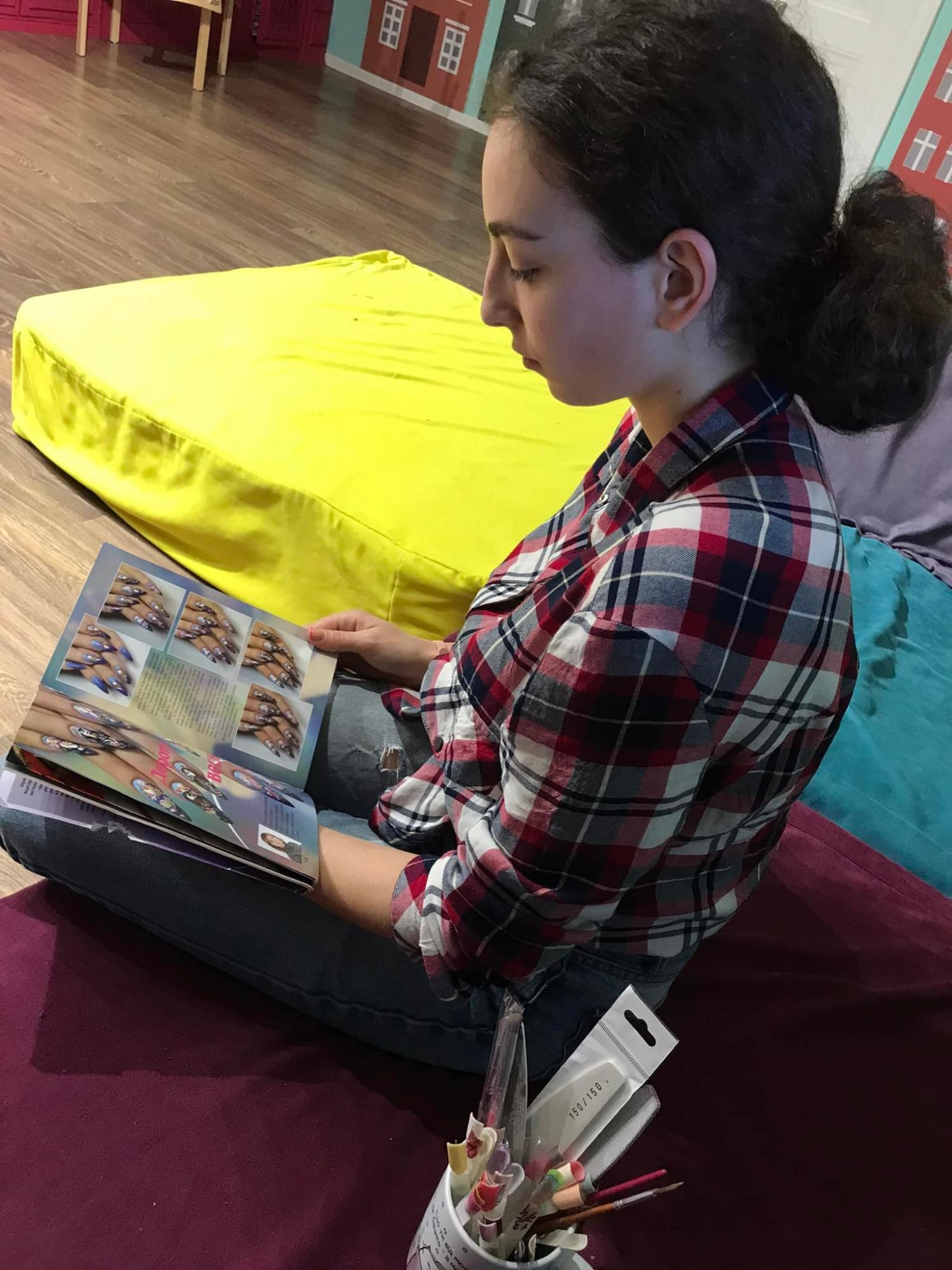 17-летнюю беременную украинку выставили на улицу: история тяжелой судьбы девушки