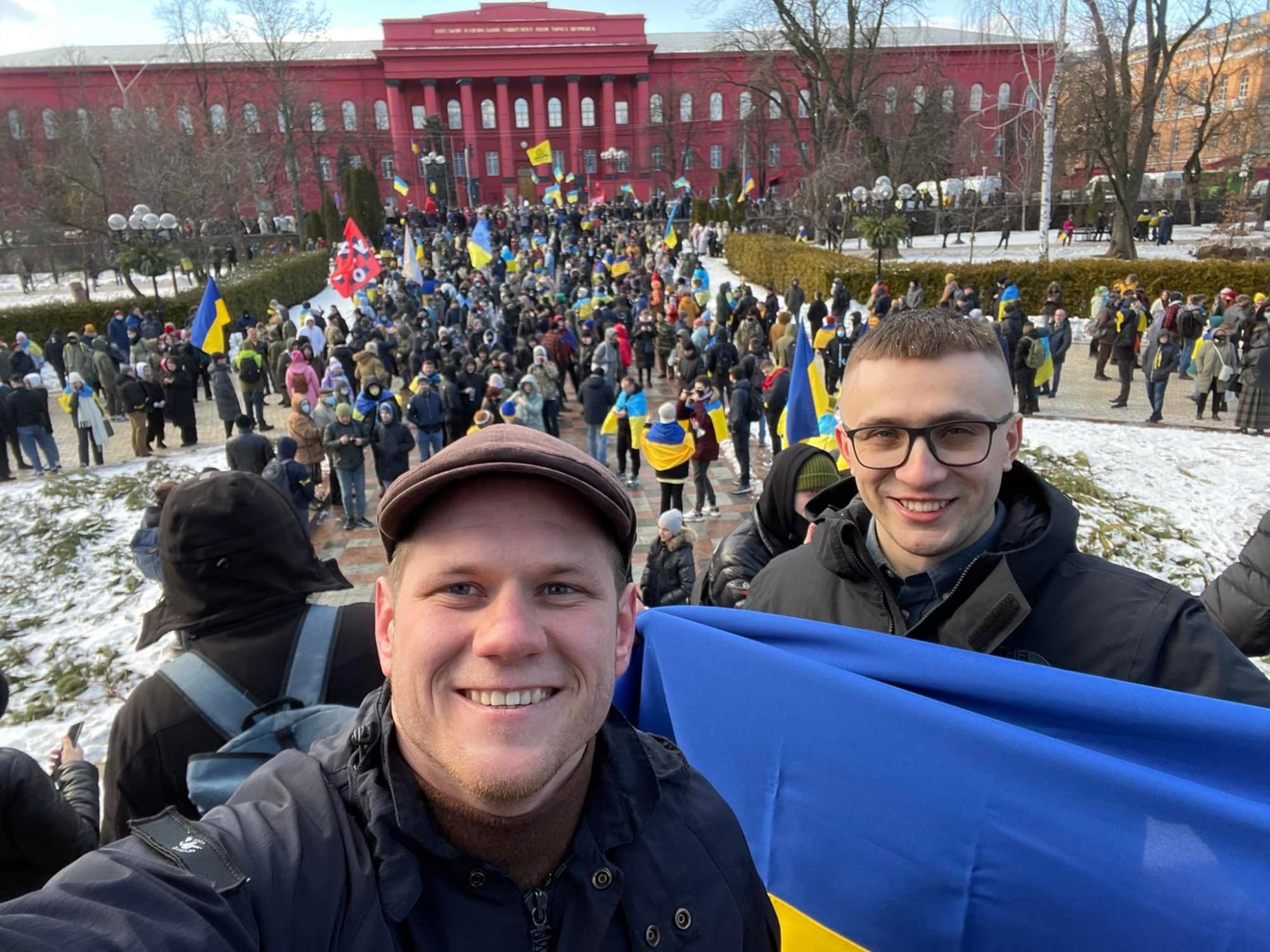 Дістали 8 осколків: зірку українського кіно поранили на східному фронті