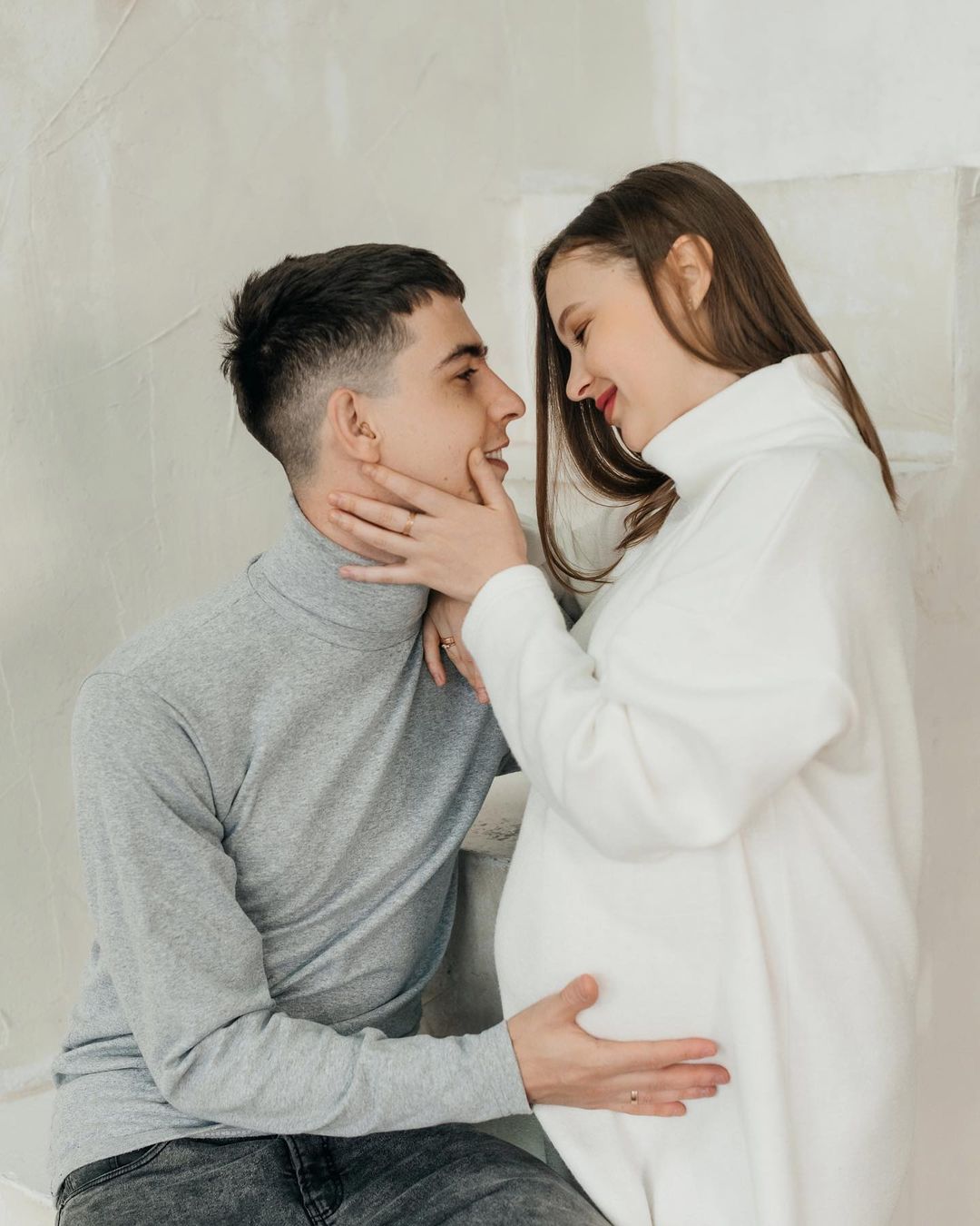 Приховують правду: у якому стані дівчина, яка втратила сина та чоловіка в Дніпрі