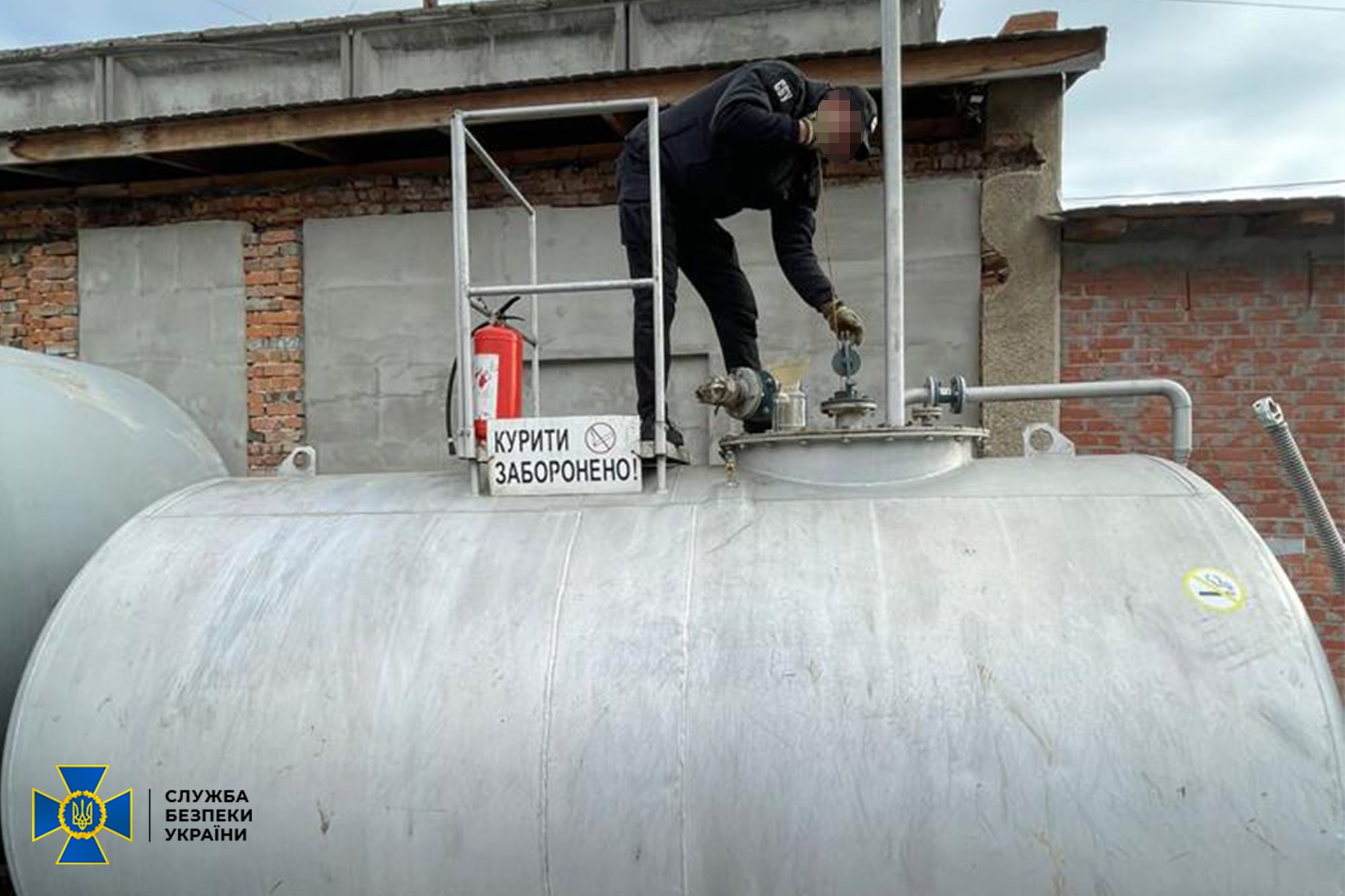 В Украине прекратили деятельность сети нелегальных АЗС