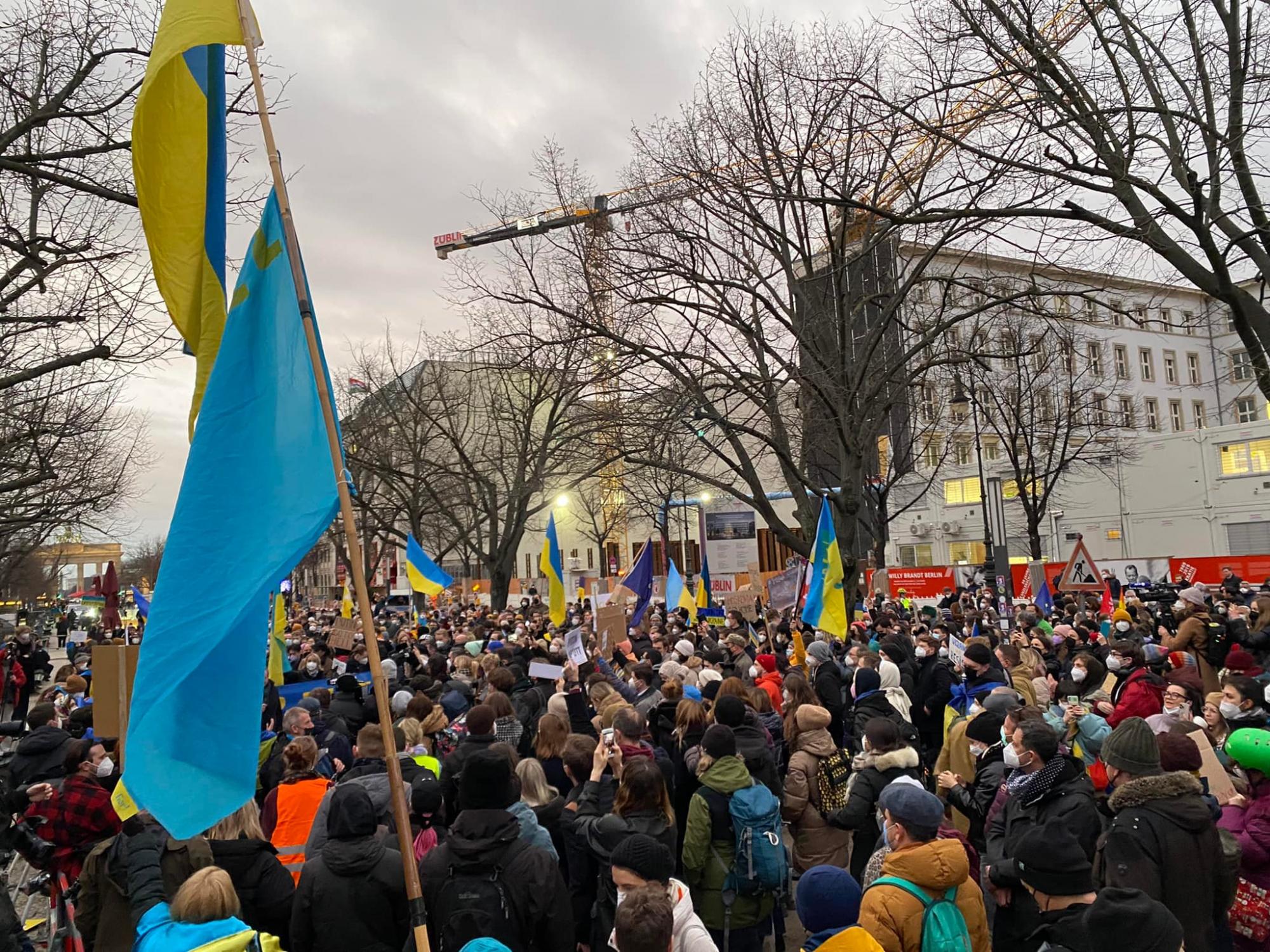 Украинский народ против россии. Украинские митинги в Германии. Митинги в Украине 2014. Митинги в Украине сейчас. Киев 2014.