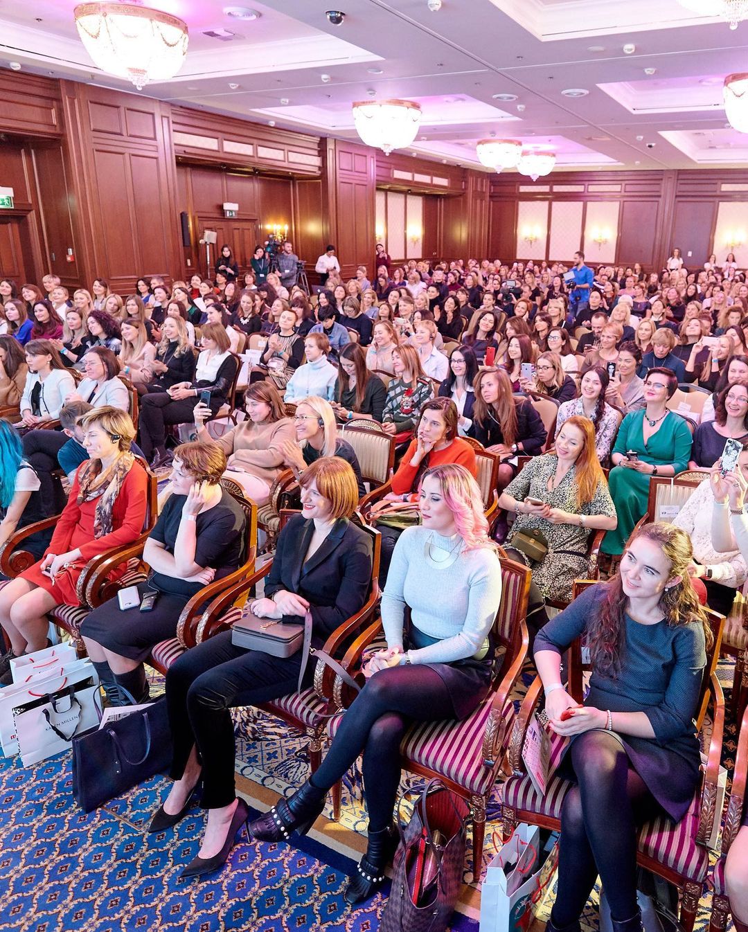 Мама миллиардера Маска поддержала Украину: "надеюсь, вы в безопасности"