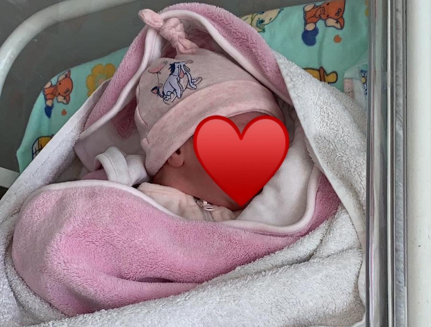 В Киеве у вратаря &quot;Десны&quot; родилась дочь: под звуки взрывов бомб (фото)