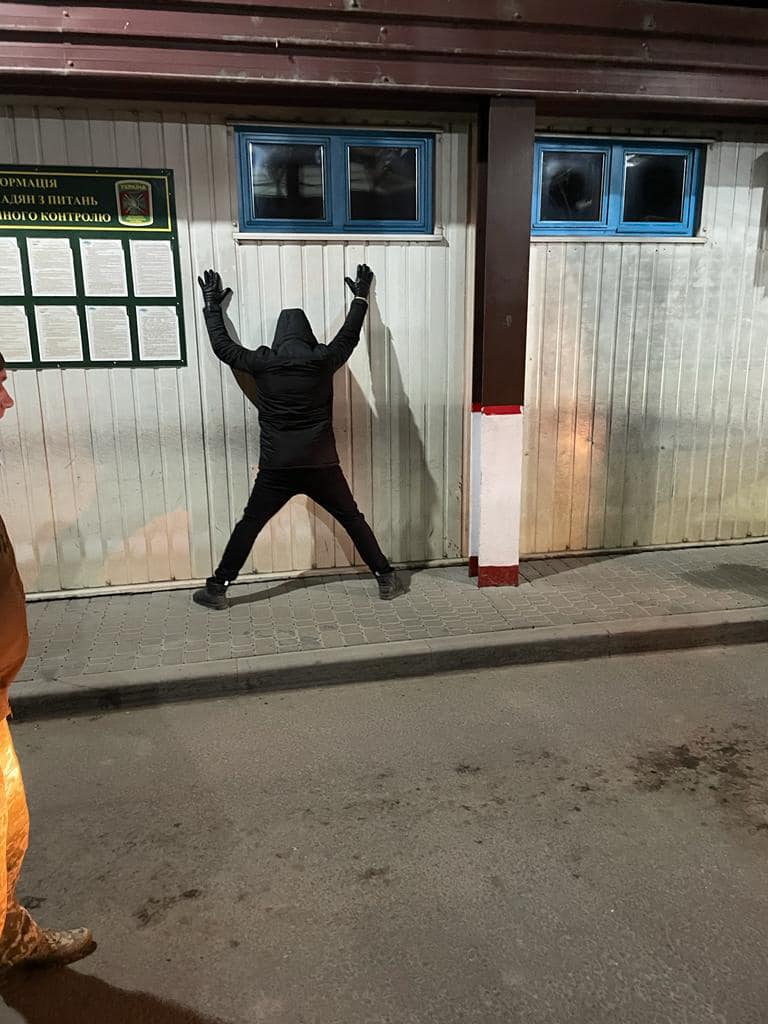 На Закарпатті затримали чоловіка, який переправляв через держкордон українців призовного віку